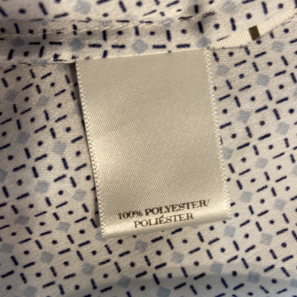 Ann Taylor Blouse size M excellent condition length 27” bust 36” - Picture 6 of 12